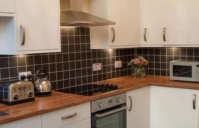 Windsor Street Apartments - Photo 7