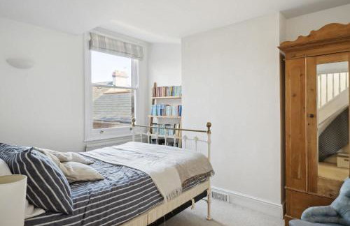 Beautiful Victorian Home on Peaceful Green Square - Foto 4