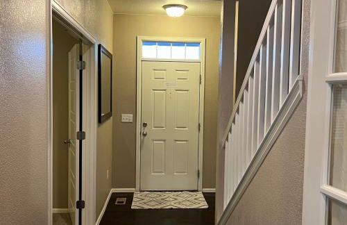 Stylish 4-Bed House - Spruce - Parking - Garden - Wi-Fi - Foto 12