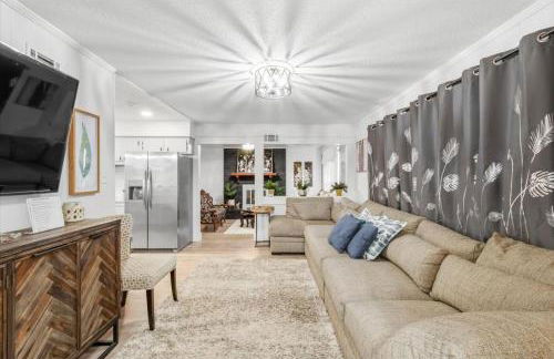 Spacious Backyard • Alfresco Dining • Pet Friendly - Foto 22