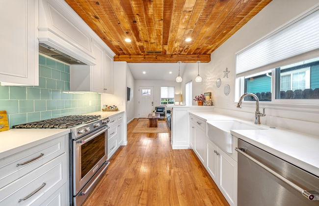 Charming 2 BDR Seaside Cottage 5 Min to Beach! - Foto 9