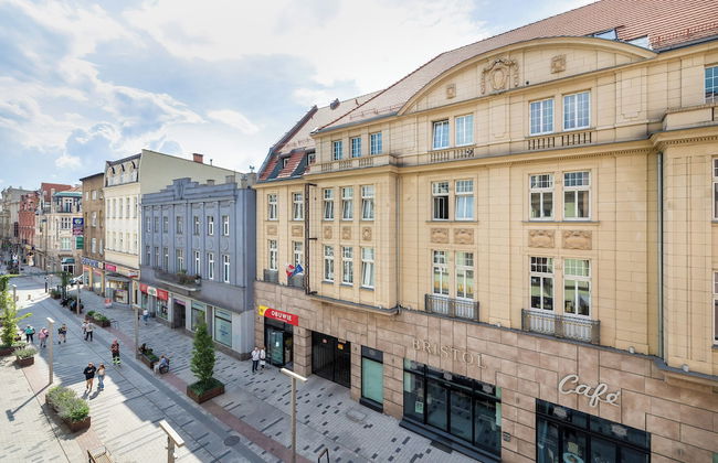 Yellow Apartment in Bytom by Renters - Foto 25