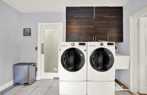 HUGE Outdoor soccer 4BR HEATED Pool house near Las Olas - Foto 29