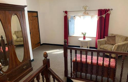 6 Bedroom Farm House with 12 Beds in Weldon - Foto 14