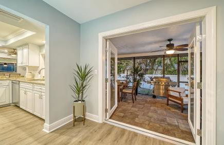 Casa Del Mar - Pet Friendly House on Siesta Key w/ Outdoor Patio & Private Screened-In Heated Pool! - Foto 47