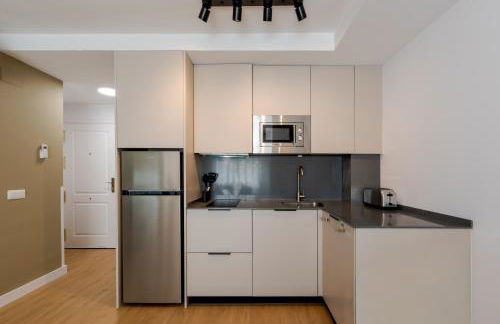 WintowinRentals Modern Apartment with Private Indoor Patio in Málaga - Foto 2