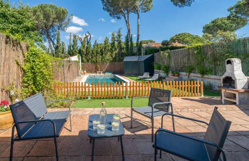 Casa familiar junto al lago con zona de juegos, cine y BBQ - Foto 4
