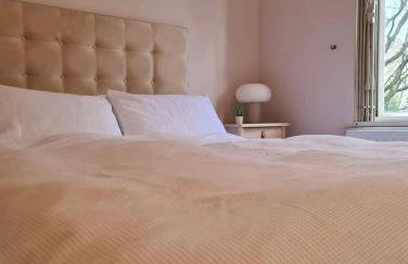 Spacious 2-bedroom Townhouse with Garden & Patio - Foto 5