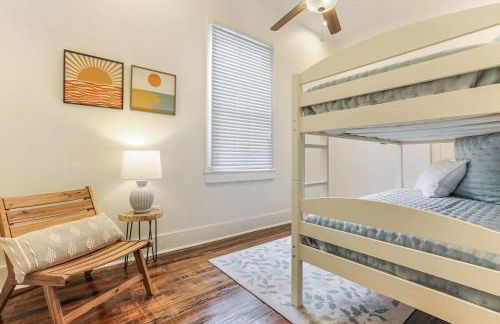 5Bed StreetCar Retreat w Outdoor Entertaining - Foto 18