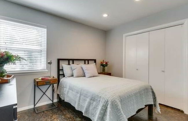 Evie's Campus-close 2 bedroom luxury - Photo 3