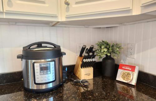 Spacious Coastal Retreat in Buzzards Bay, Quiet & Family-Friendly - Foto 66