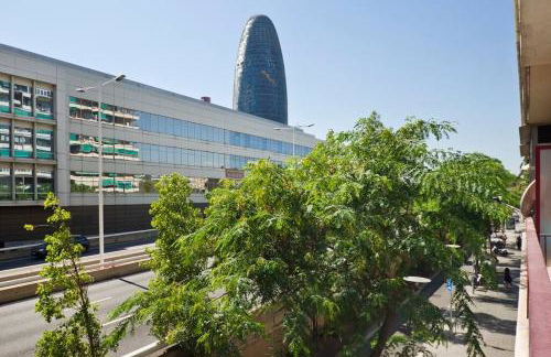 Glorias:Sagrada Familia 15 minutos - Playa 20 minutos - Foto 20