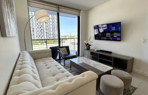 Resort Style Luxury Living in Doral, Miami - Foto 3