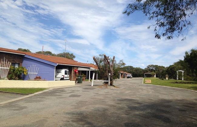 Emu Beach Chalets - Photo 54