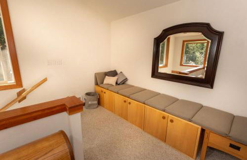 Private Two-Cabin Retreat Near Silverwood Theme Park - Sleeps 15 - Photo 60