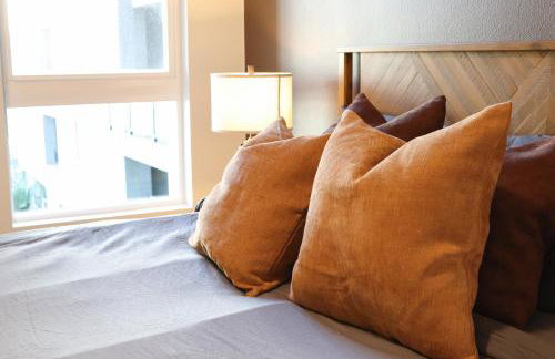 Resort-Style APT with Pool, Gym & Parking 10min to Disneyland - Foto 64