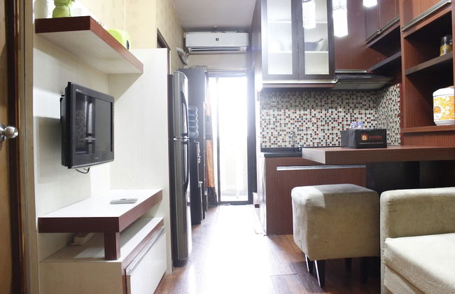 Parquette 2BR Gateway Ahmad Yani Cicadas Apartment - Foto 8