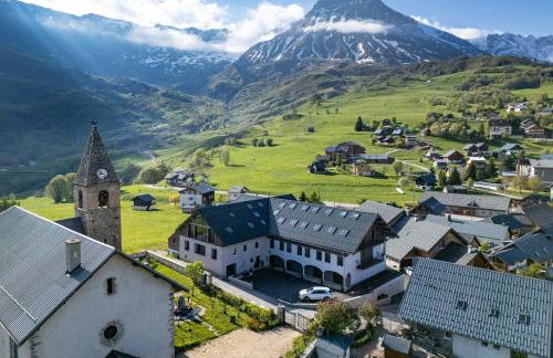 Duplex in Albiez-Montrond with balcony - Photo 26