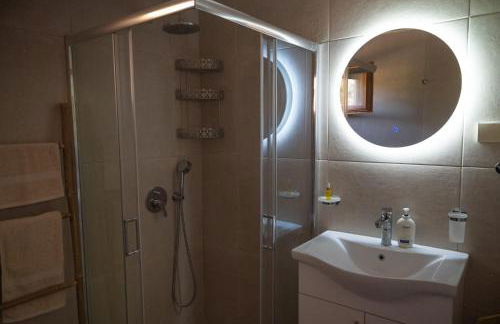 Iris Cretan Mountain Escape - Photo 15