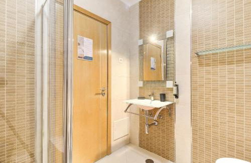 Amazing Home with Balcony & Barbecue - Foto 17