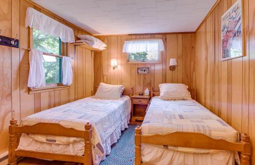 Dock and Rowboat Beechnut Bungalow on Keuka Lake - Foto 13