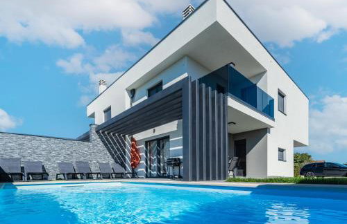 Villa Diana - Photo 1