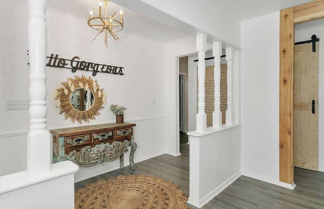 A Crystal Place Hot Tub 1 Blk off Main St! - Foto 12