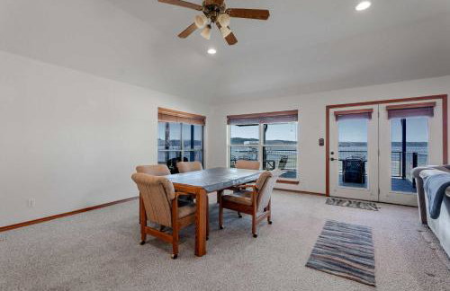 Family Lakefront Home with Large Porch - Foto 17