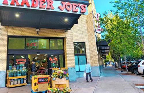 Walker's Paradise 1 with 2 free parking lots - Foto 61