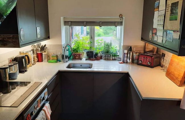 1 Bed Flat - Sleeps 4 - Garden - Parking - Wifi - Foto 6