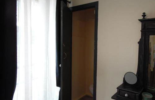 Chez Jérôme, au pied de la cité médiévale - Foto 15