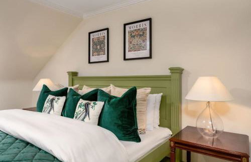 Historic Trackside Retreat, Charming Getaway - Photo 42