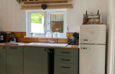 Garden Retreat Wales - Photo 14