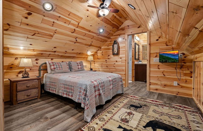 Beside Still Water 1 - 2 Bedrooms, 2 Baths, Sleeps 6 Home by RedAwning - Photo 4