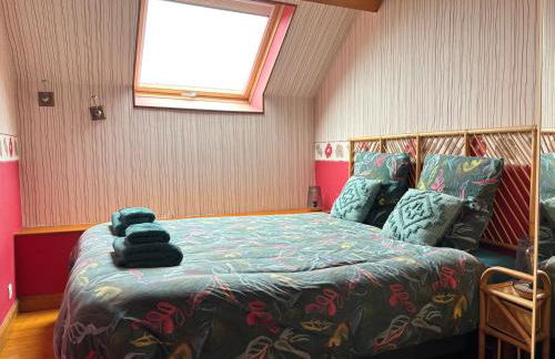 Le So Art, grande maison 4 chambres, terrain de pétanque, grand jardin clos, flipper, babyfoot, jeux Arcade, ping pong,1 km mer, proche golf, Port en Bessin, Bayeux et plages du débarquement, adaptée enfants - Foto 28