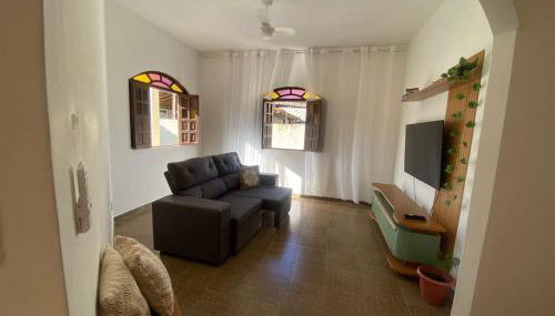 Casa espaçosa de dois andares a poucos minutos do centro e principais praias - Foto 4