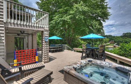 Lakefront w/ Private Dock + Hot Tub Pontoon Rental Butler Bliss by Avantstay - Foto 4
