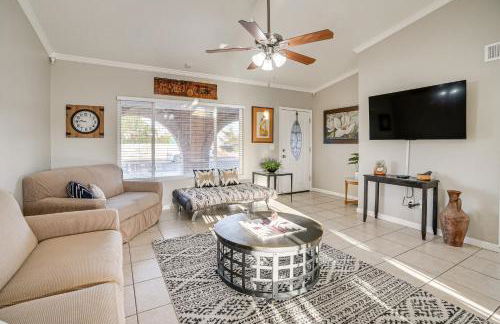 8 Mi to State Farm Stadium Glendale Home with Grill - Foto 1