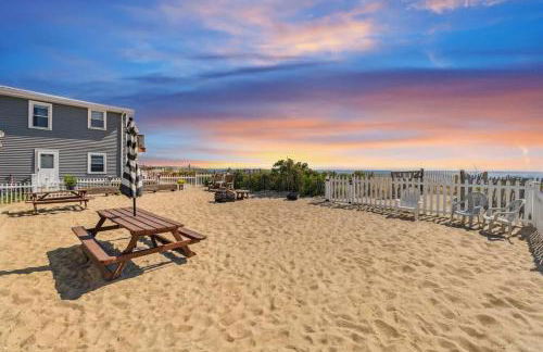 Beachfront Parking Salisbury Beach Retreat - Foto 35