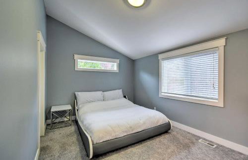Scenic & Spacious Getaway on North Bay w/ Deck! - Foto 15