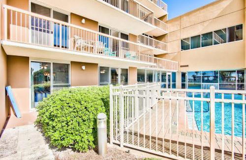Pelican Beach Resort-Walkout Unit-On the Beach - Foto 48