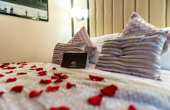 Velmora Suites Bradford - Photo 23