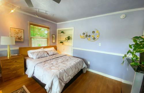 Sweet Home with Ample Parking Only 2mins to Freeway - Foto 1
