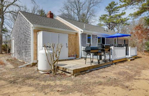 Bike to Cape Cod Sights Home with Backyard Oasis - Foto 20