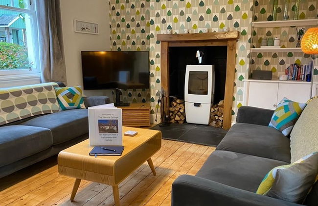 Gorgeous Comrie Cottage, hot tub & Mountain Views - Foto 7