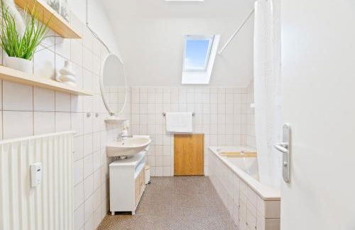 Kingsize Bett, Balkon, Arbeitsplatz, Netflix - Foto 15