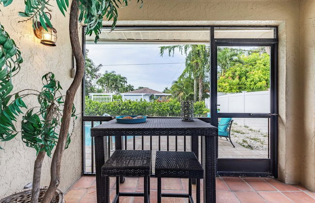 Private Pool + Sunroom Beach Escape at Manatee - Foto 31