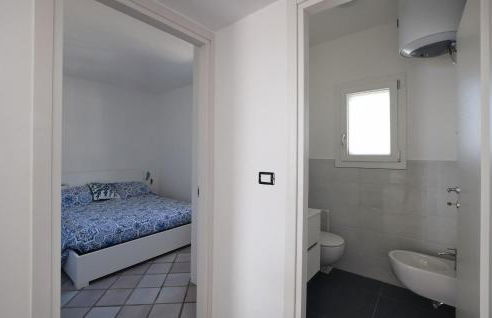 3 Bedroom Lovely Home In Gizzeria Lido - Photo 19