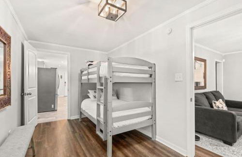 Stone Cottage 3 Bedroom Getaway - Stroll to DT Franklin - Historic Blakely House - Foto 21