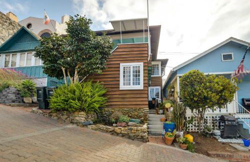 Charming Catalina Gem w/ Deck: Walk to the Beach - Foto 50